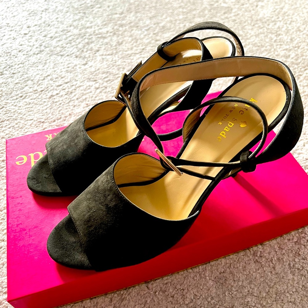 Like new Kate Spade Suede pumps